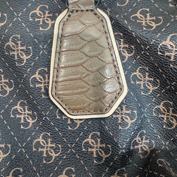 GUESS Confidential Chain Retro Satchel bag GREAT CONDITION